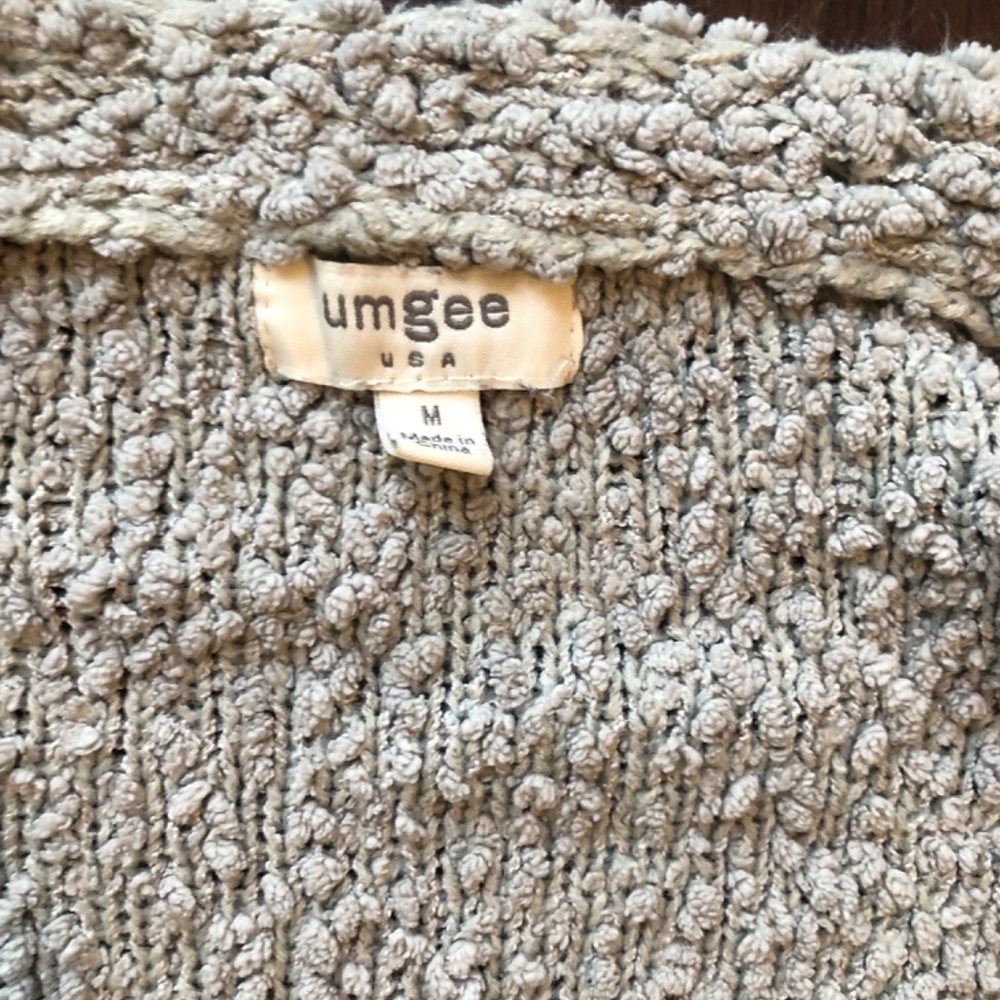 UMGEE Cardigan - Picture 2 of 2